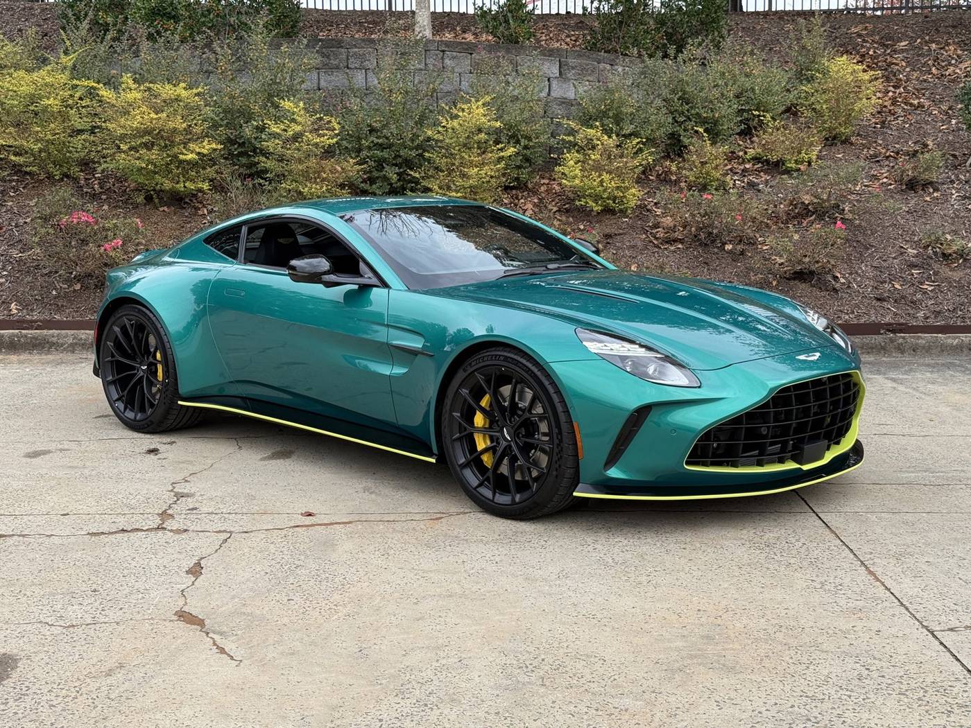 1/18 Aston Martin Vantage カーボンファイバー製ルーフ 1/18 Aston Martin Vantage カーボンファイバー製ルーフ Amazon