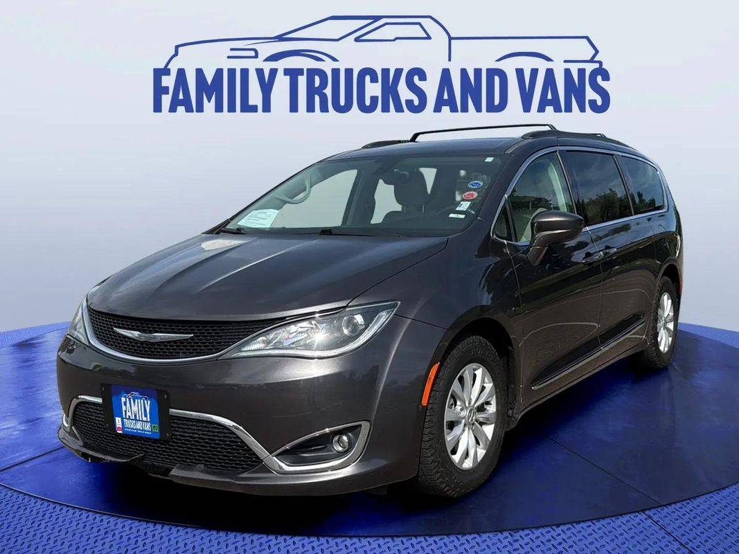 2017 Chrysler Pacifica Touring L — Minivan — 79,975 mi — Denver, CO