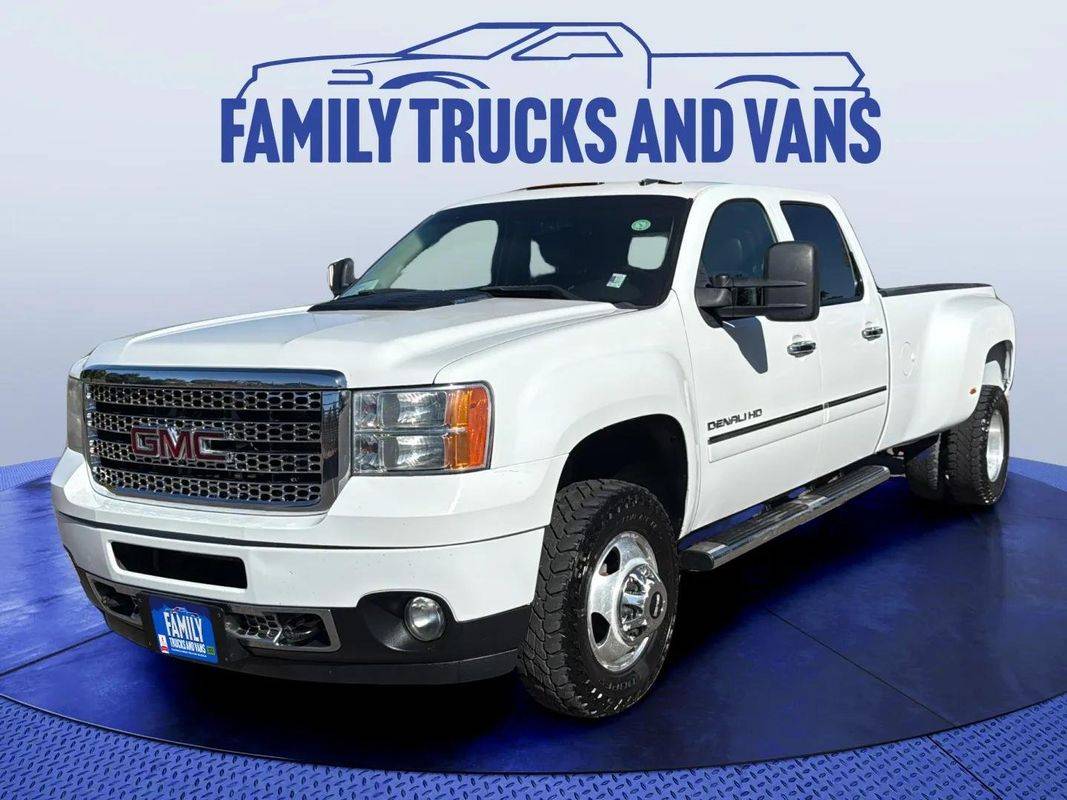 2014 GMC Sierra 3500HD Denali — Pickup Truck — 161,533 mi — Denver, CO