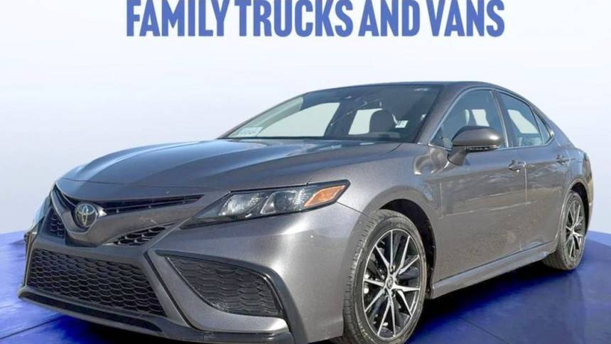 2022 Toyota Camry SE — Sedan — 72,695 mi — Denver, CO