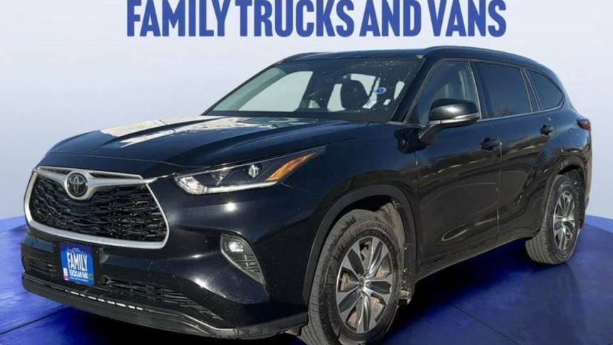 2021 Toyota Highlander XLE — SUV — 70,272 mi — Denver, CO