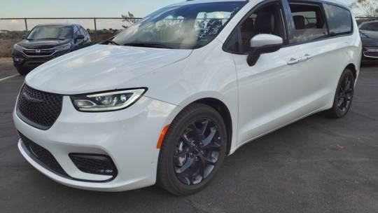 2023 Chrysler Pacifica Touring L — Minivan — 43,964 mi — Phoenix, AZ