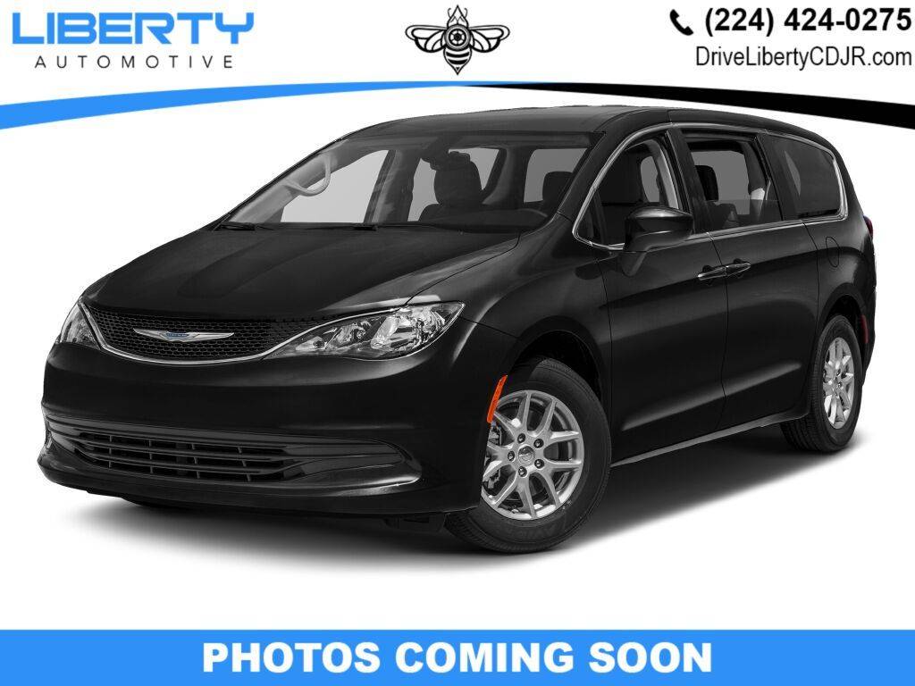 2017 Chrysler Pacifica Touring — Minivan — 95,519 mi — Libertyville, IL