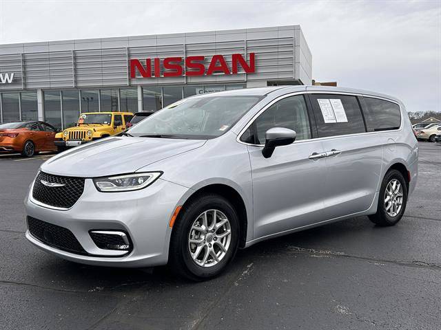 2023 Chrysler Pacifica Touring L — Minivan — 65,607 mi — Warsaw, IN