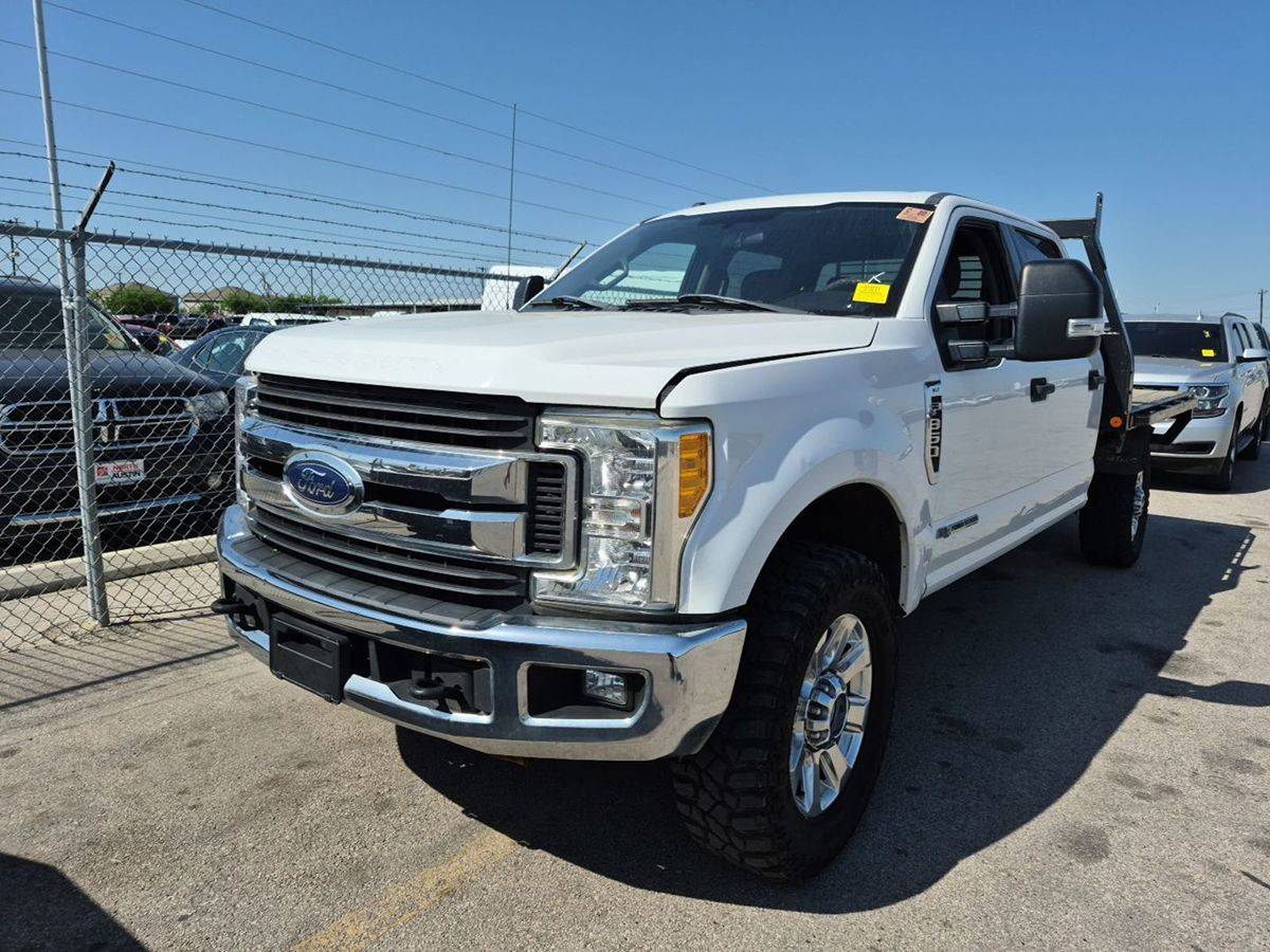2017 Ford Super Duty F-350 XLT — Pickup Truck — 60,245 mi — Austin, TX