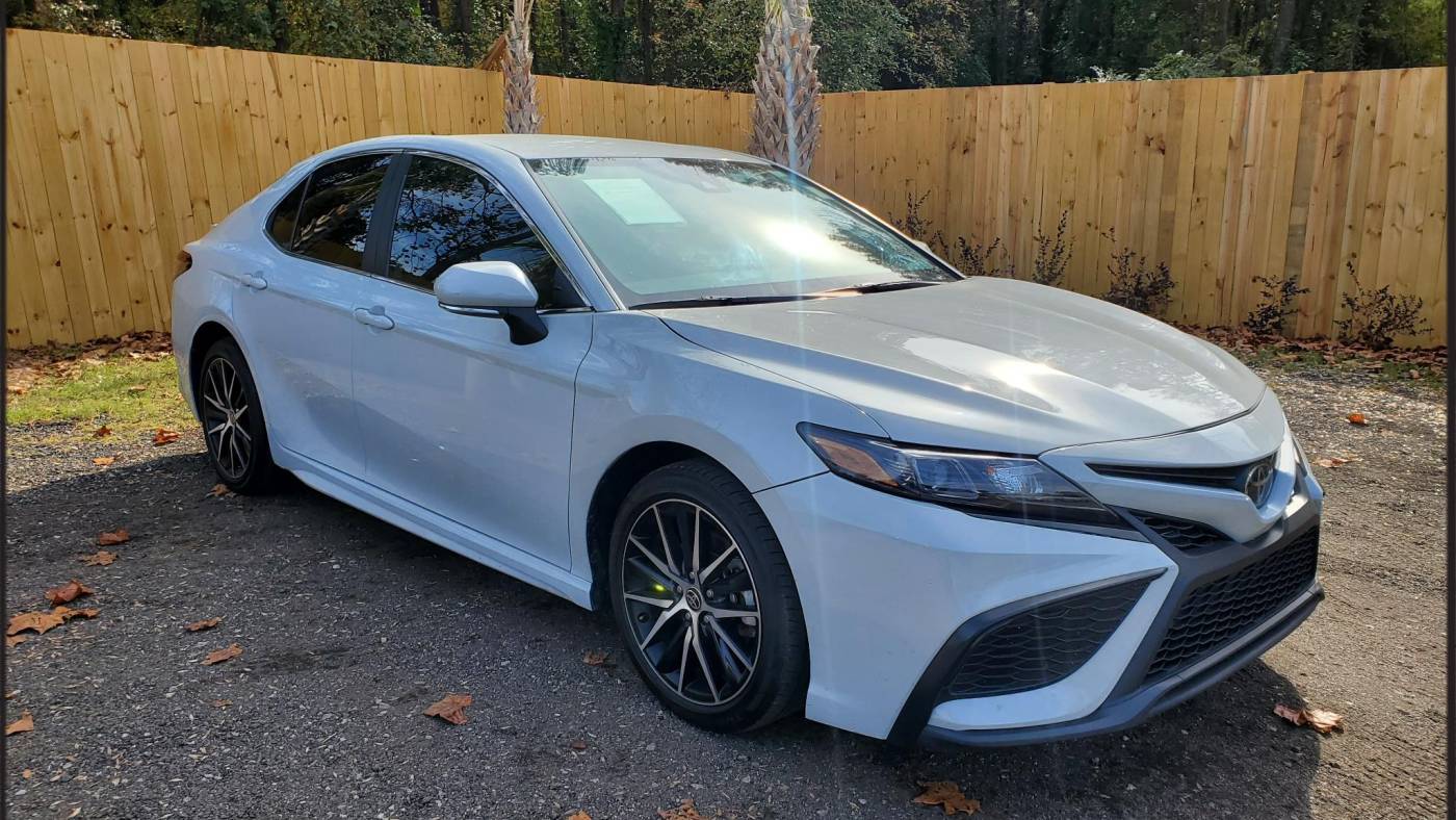 2023 Toyota Camry SE — Sedan — 32,699 mi — Columbia, SC