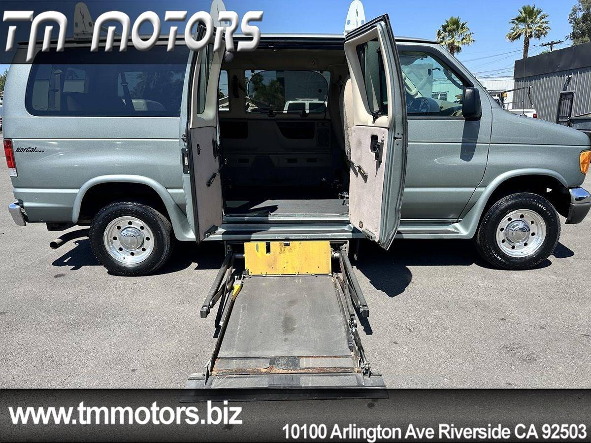 2006 Ford Econoline Wagon E-350 Super Duty XL — Passenger Van — 128,948 mi — Riverside, CA