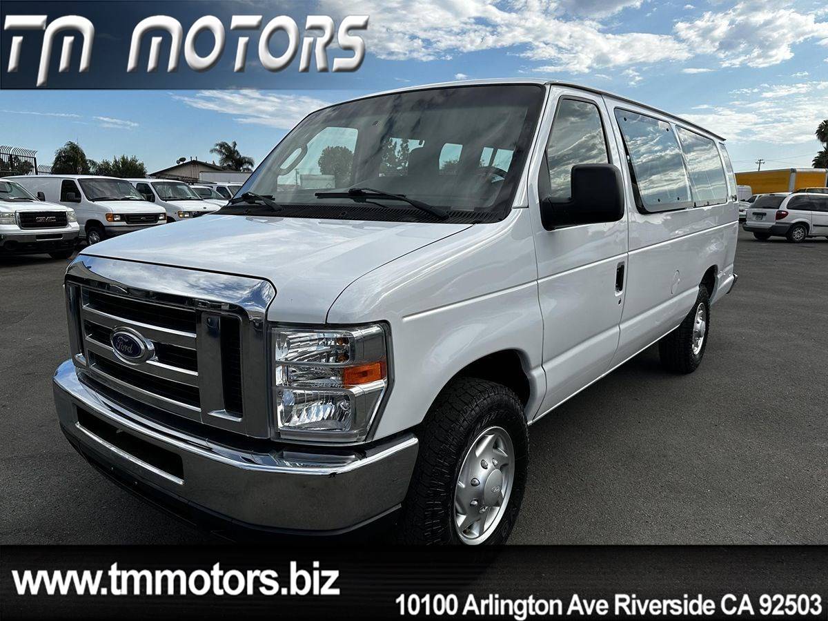 2014 Ford Econoline Wagon E-350 Super Duty XLT — Passenger Van — 51,251 mi — Riverside, CA