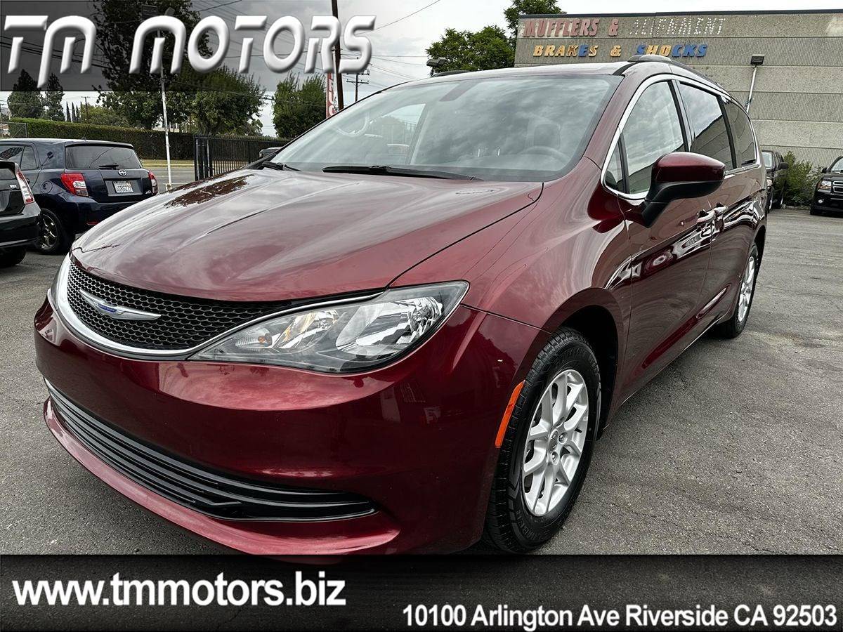 2020 Chrysler Voyager LXI — Minivan — 123,722 mi — Riverside, CA