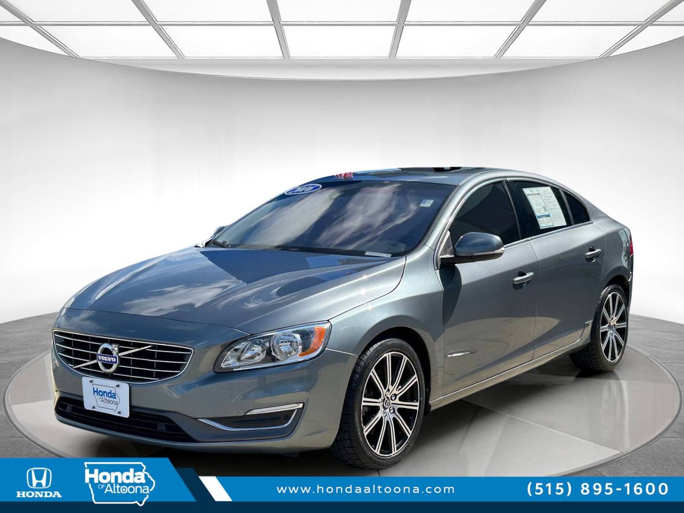 2016 Volvo S60 Premier — Sedan — 121,731 mi — Altoona, IA