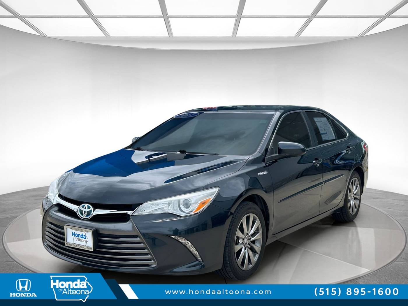 2017 Toyota Camry Hybrid LE — Sedan — 66,669 mi — Altoona, IA