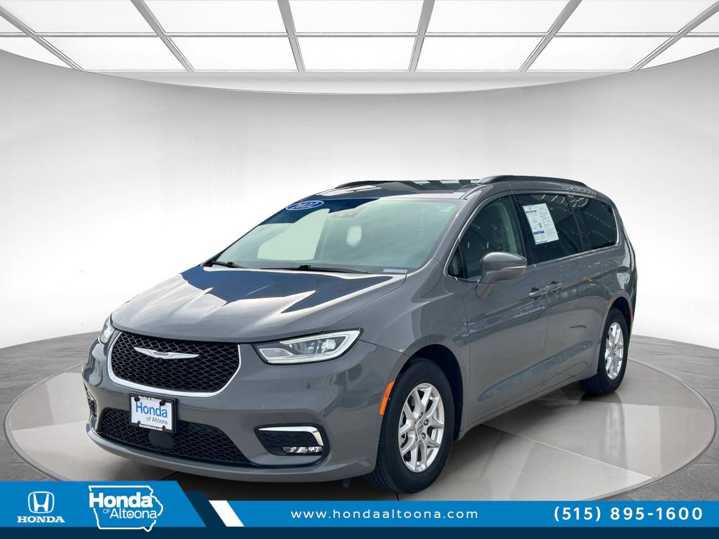 2022 Chrysler Pacifica Touring L — Minivan — 87,951 mi — Altoona, IA