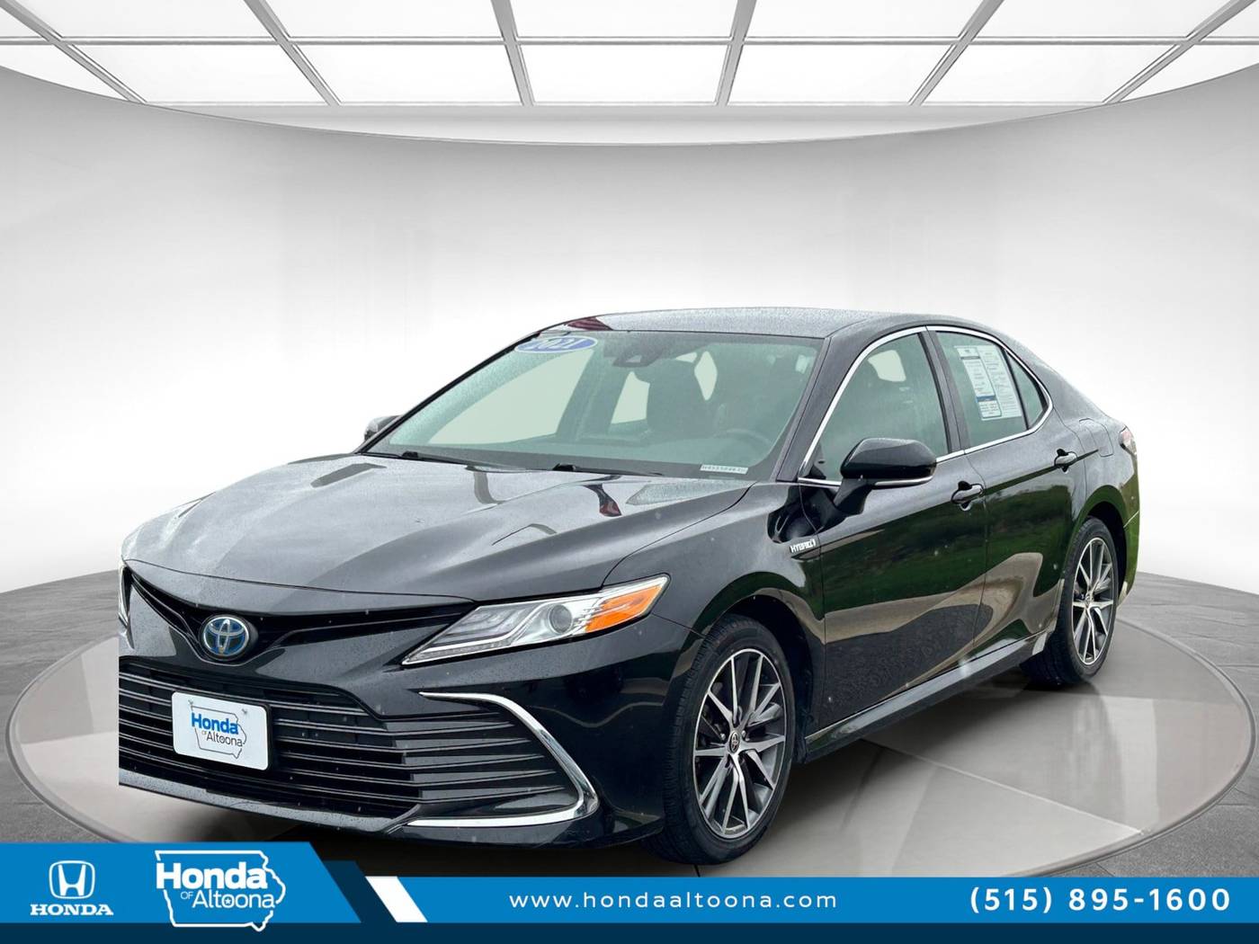 2021 Toyota Camry Hybrid XLE — Sedan — 46,445 mi — Altoona, IA