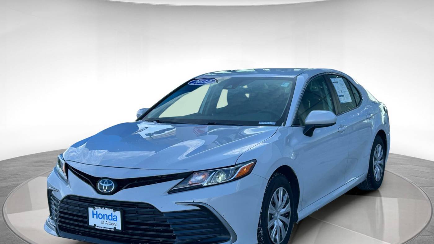 2022 Toyota Camry Hybrid LE — Sedan — 98,824 mi — Altoona, IA