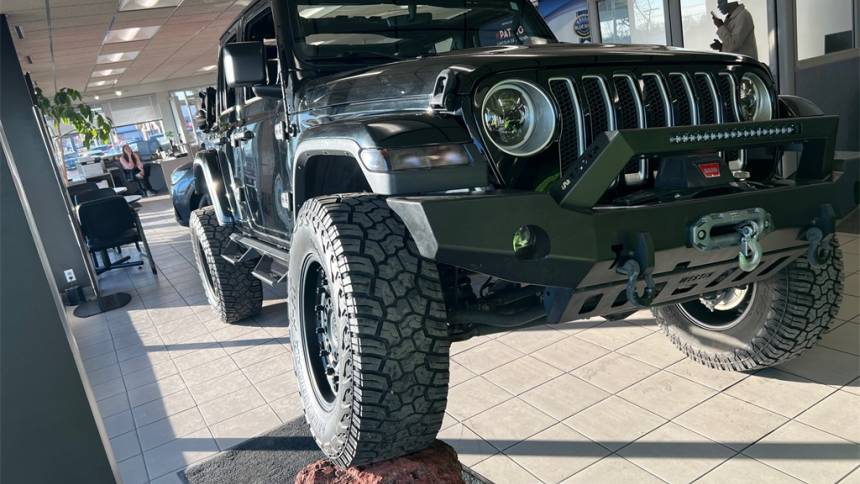 2018 Jeep Wrangler Sahara — SUV — 65,428 mi — Davenport, IA