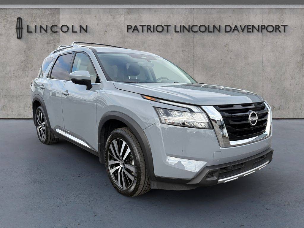 2023 Nissan Pathfinder Platinum — SUV — 24,395 mi — Davenport, IA