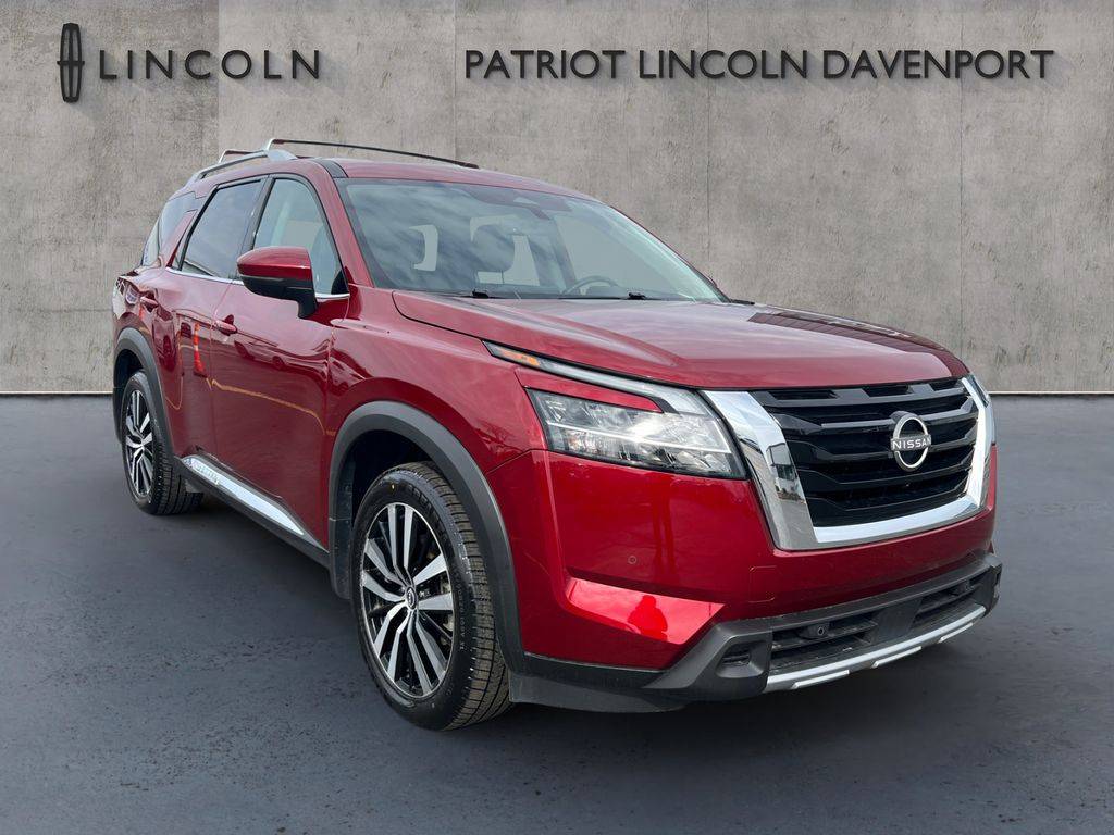 2024 Nissan Pathfinder Platinum — SUV — 22,543 mi — Davenport, IA