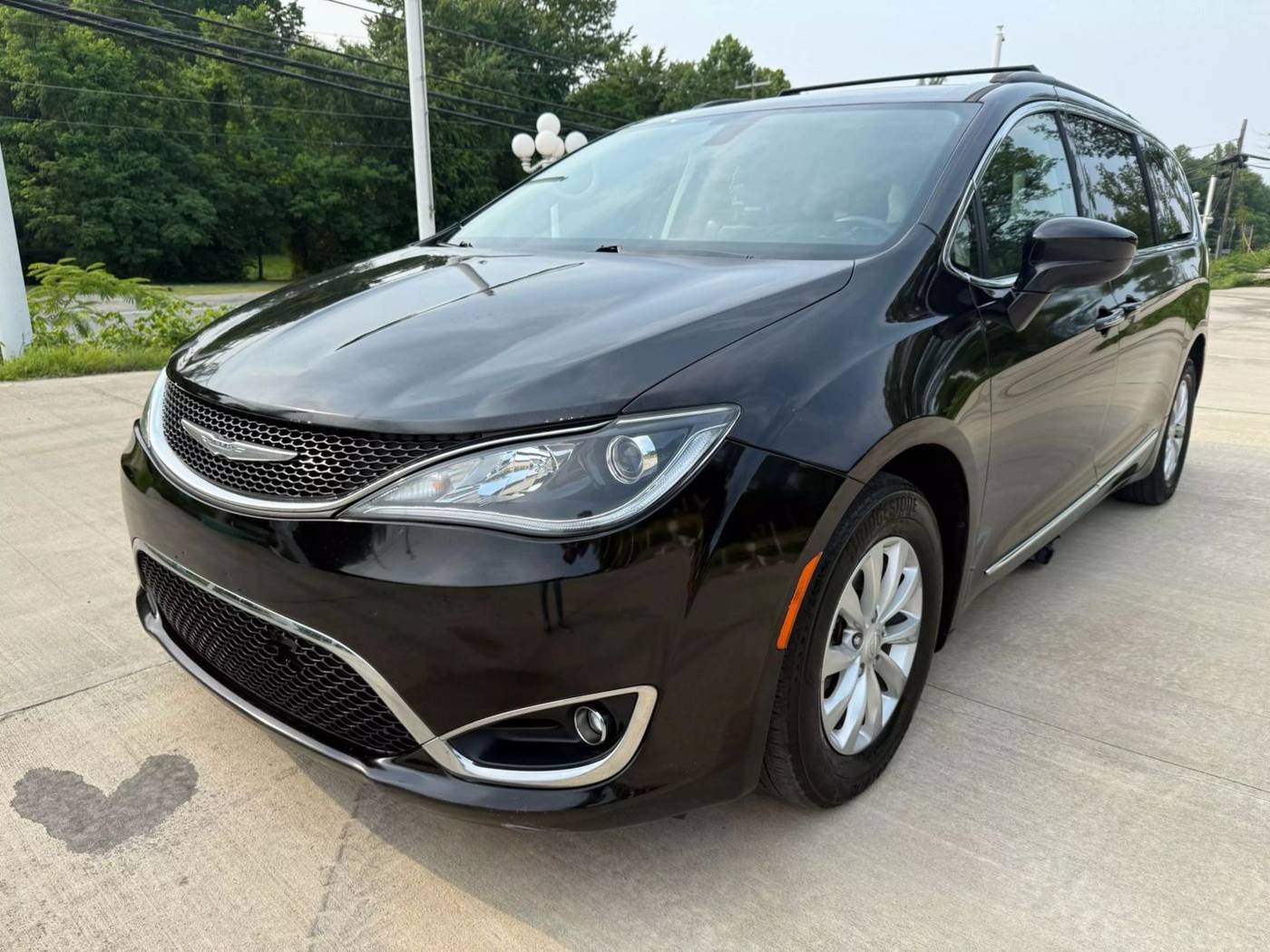 2017 Chrysler Pacifica Touring L — Minivan — 77,105 mi — Stafford, VA