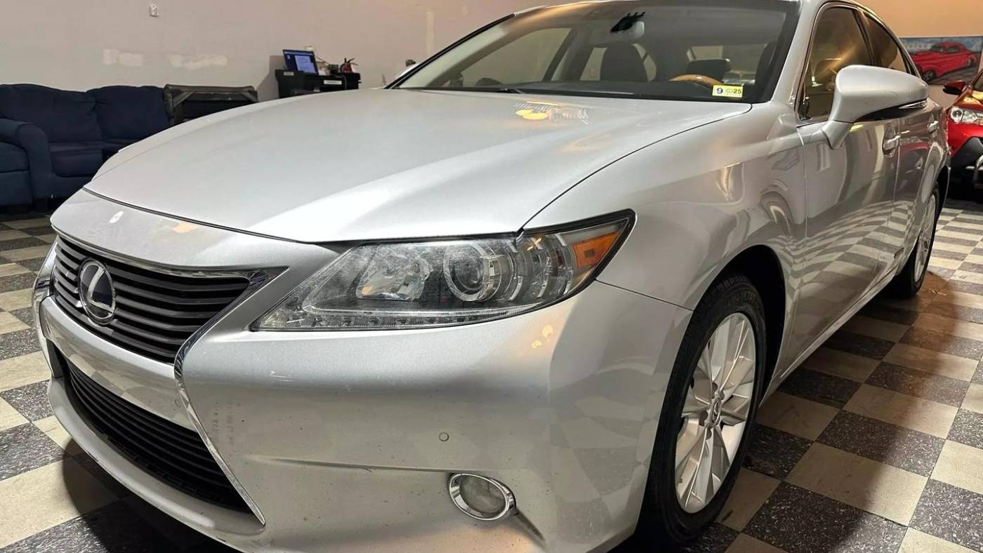 2013 Lexus ES ES 300h — Sedan — 121,148 mi — Stafford, VA