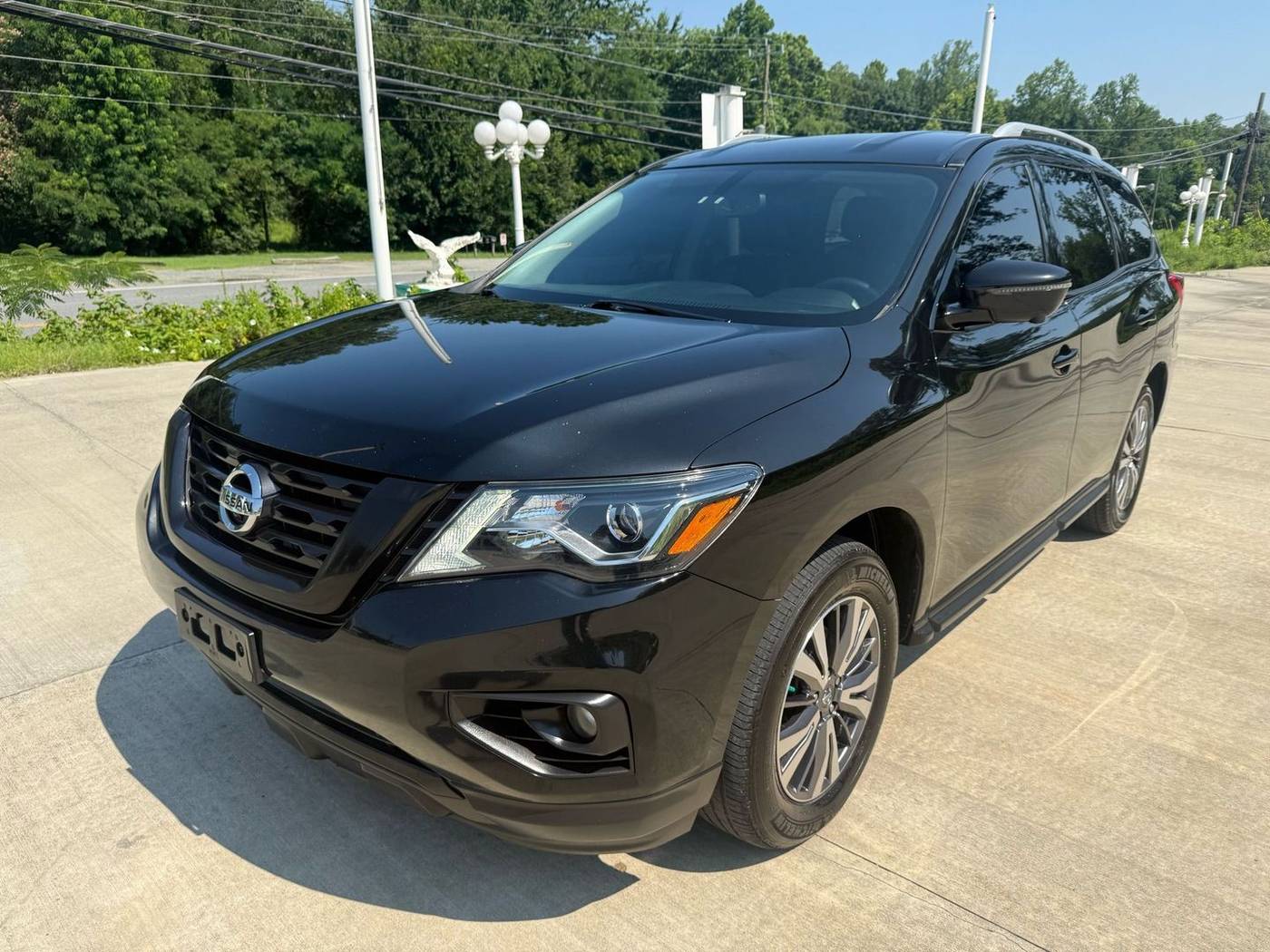 2019 Nissan Pathfinder SL — SUV — 136,842 mi — Stafford, VA