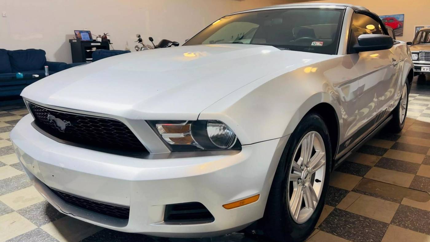 2012 Ford Mustang V6 — Convertible — 140,751 mi — Stafford, VA