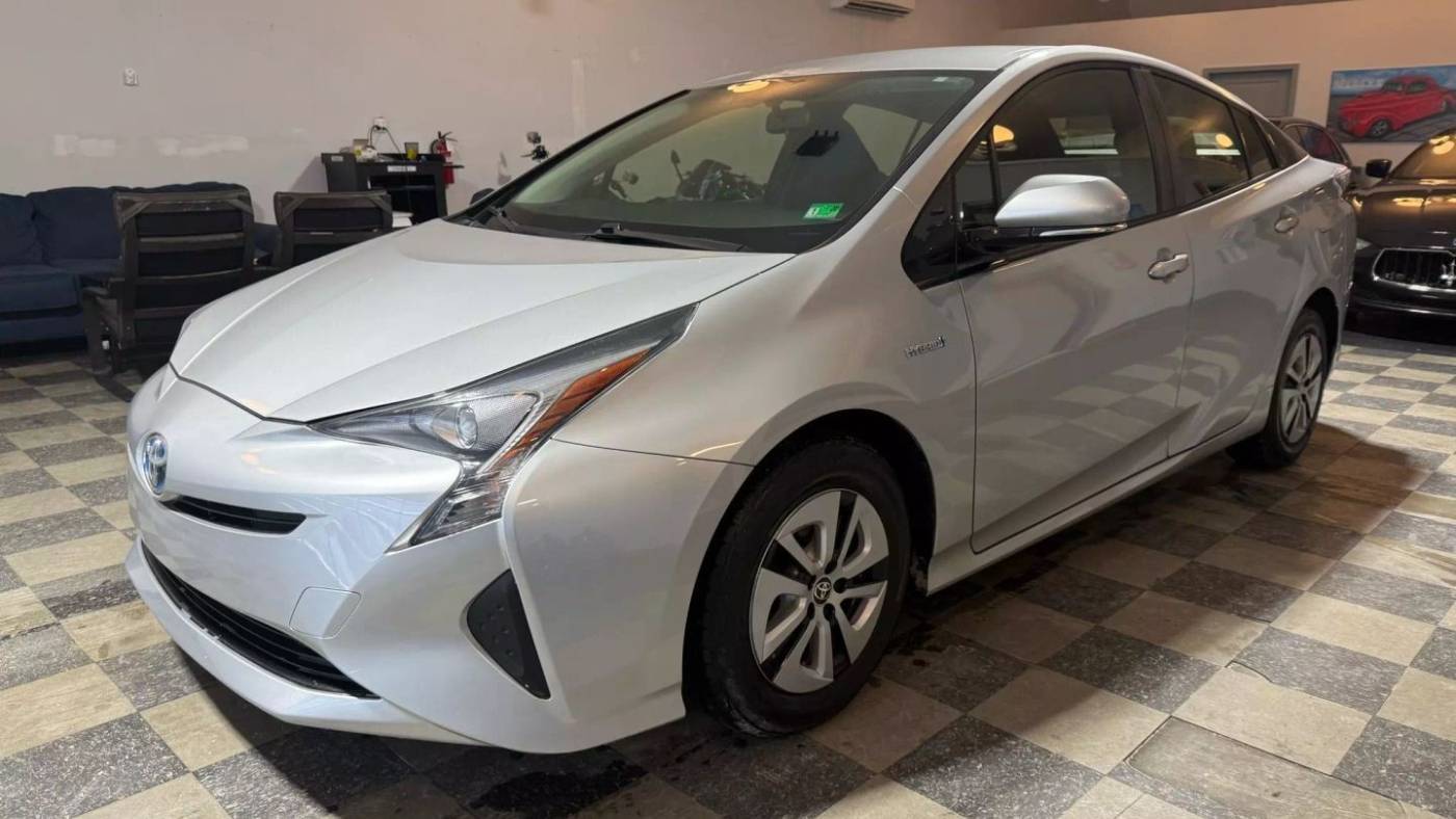 2016 Toyota Prius Two Eco — Hatchback — 121,111 mi — Stafford, VA