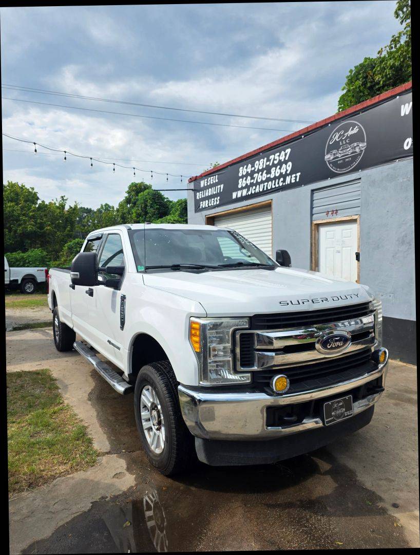 2017 Ford Super Duty F-250 XLT — Pickup Truck — 215,524 mi — Laurens, SC