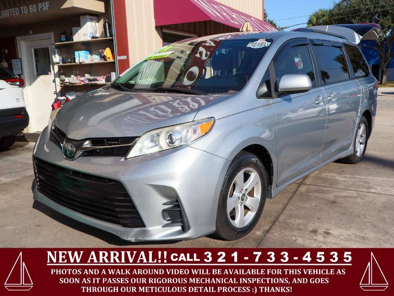 2019 Toyota Sienna LE — Minivan — 30,690 mi — West Melbourne, FL