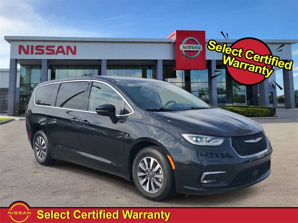 2022 Chrysler Pacifica Hybrid Touring L — Minivan — 76,821 mi — Cape Coral, FL