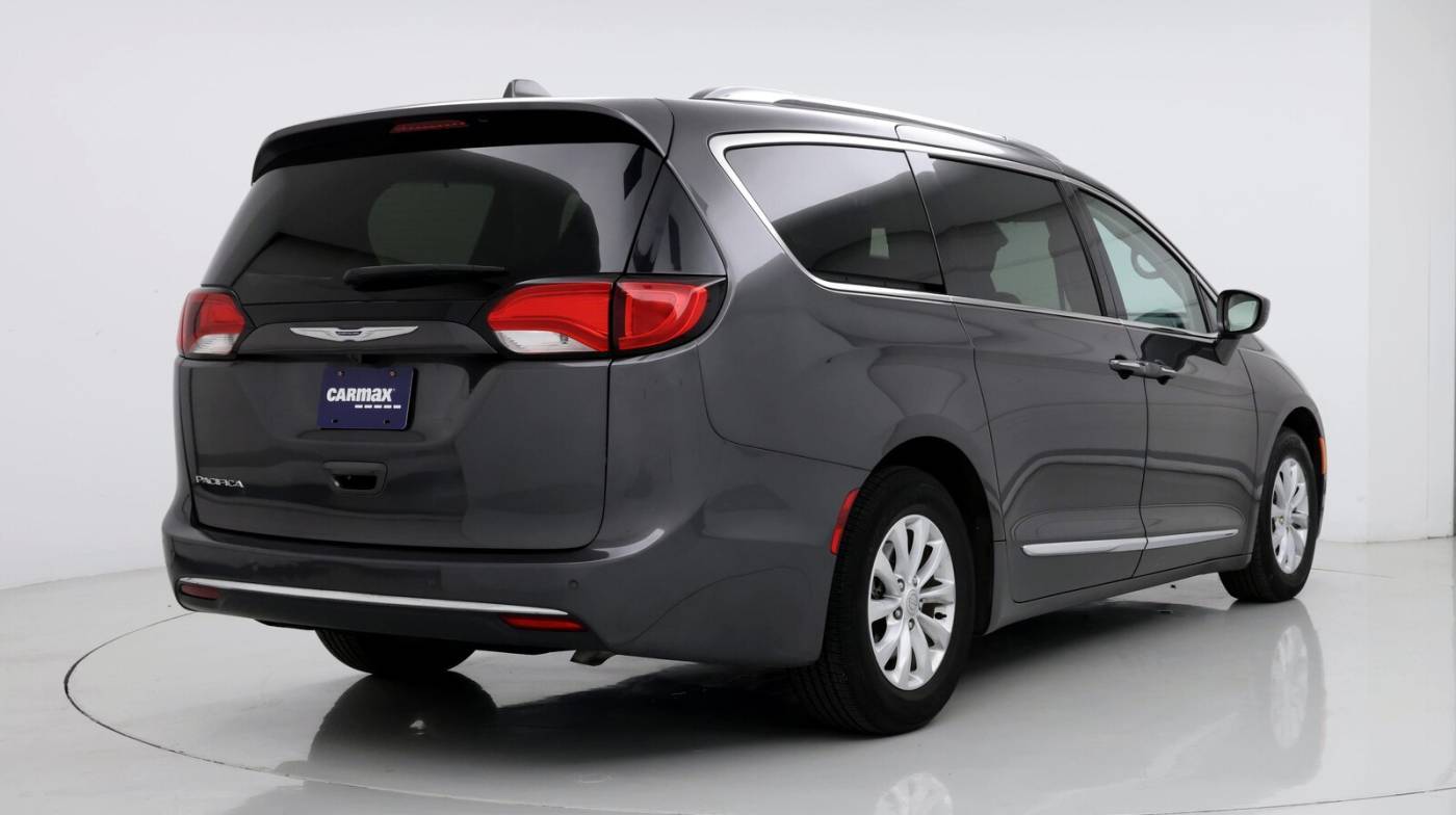2019 Chrysler Pacifica Touring L — Minivan — 41,457 mi — Smithtown, NY