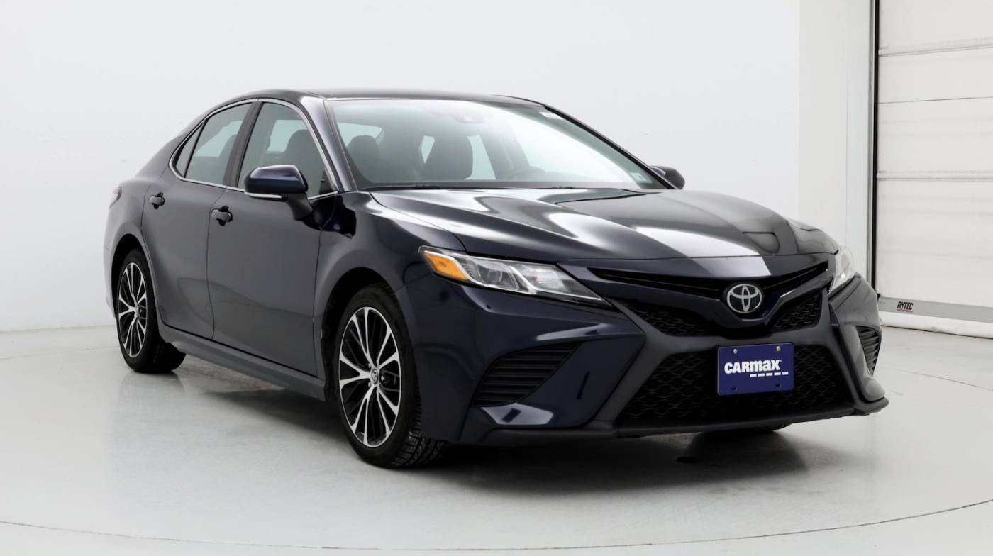 2019 Toyota Camry SE — Sedan — 43,541 mi — Smithtown, NY