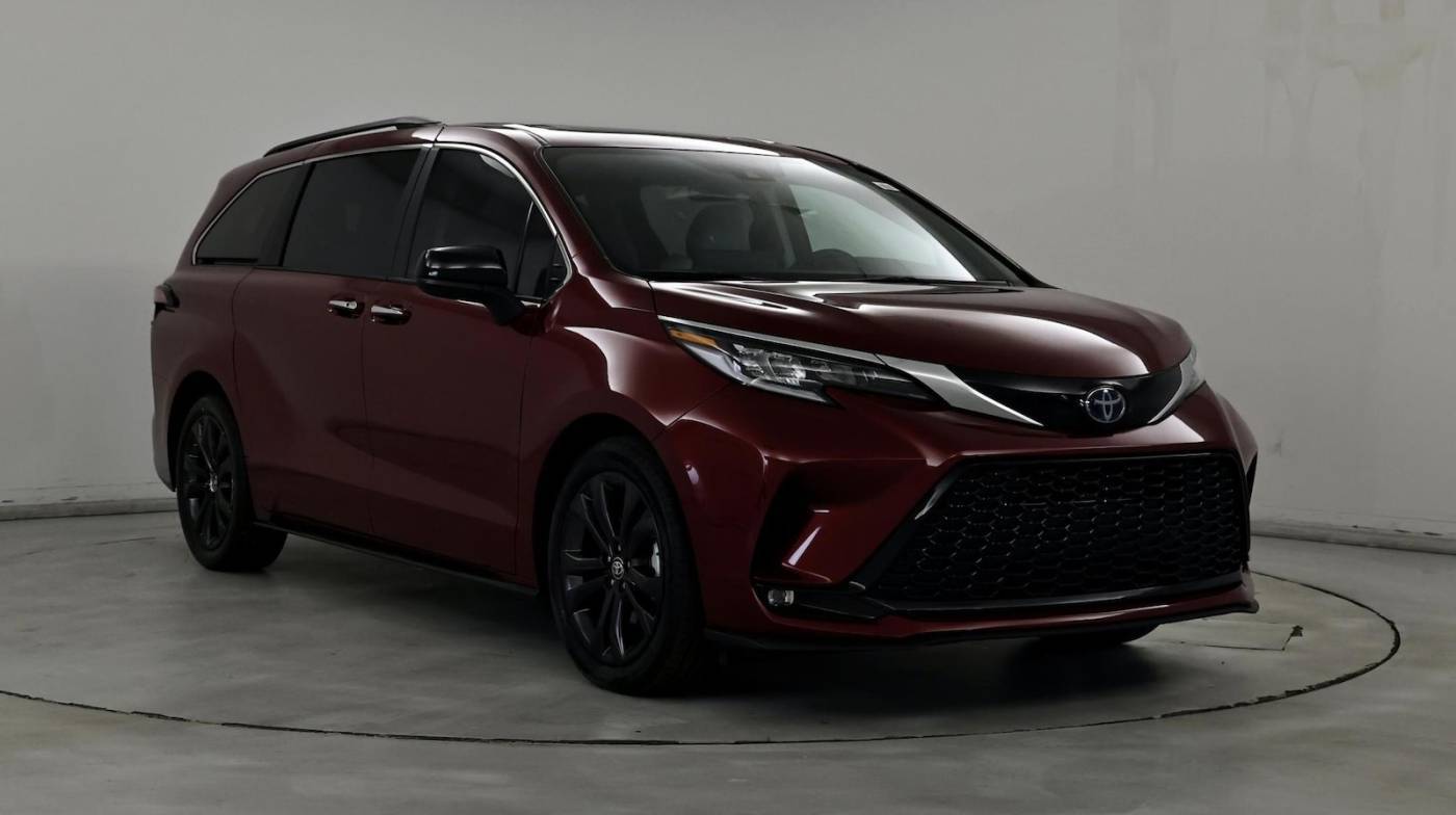 2022 Toyota Sienna XSE — Minivan — 14,520 mi — Smithtown, NY