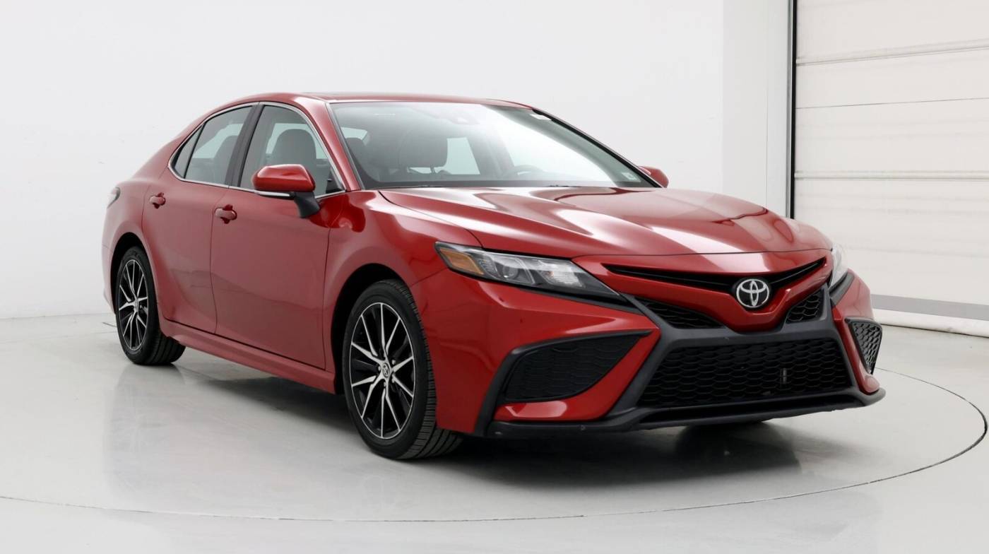 2022 Toyota Camry SE — Sedan — 9,901 mi — Smithtown, NY
