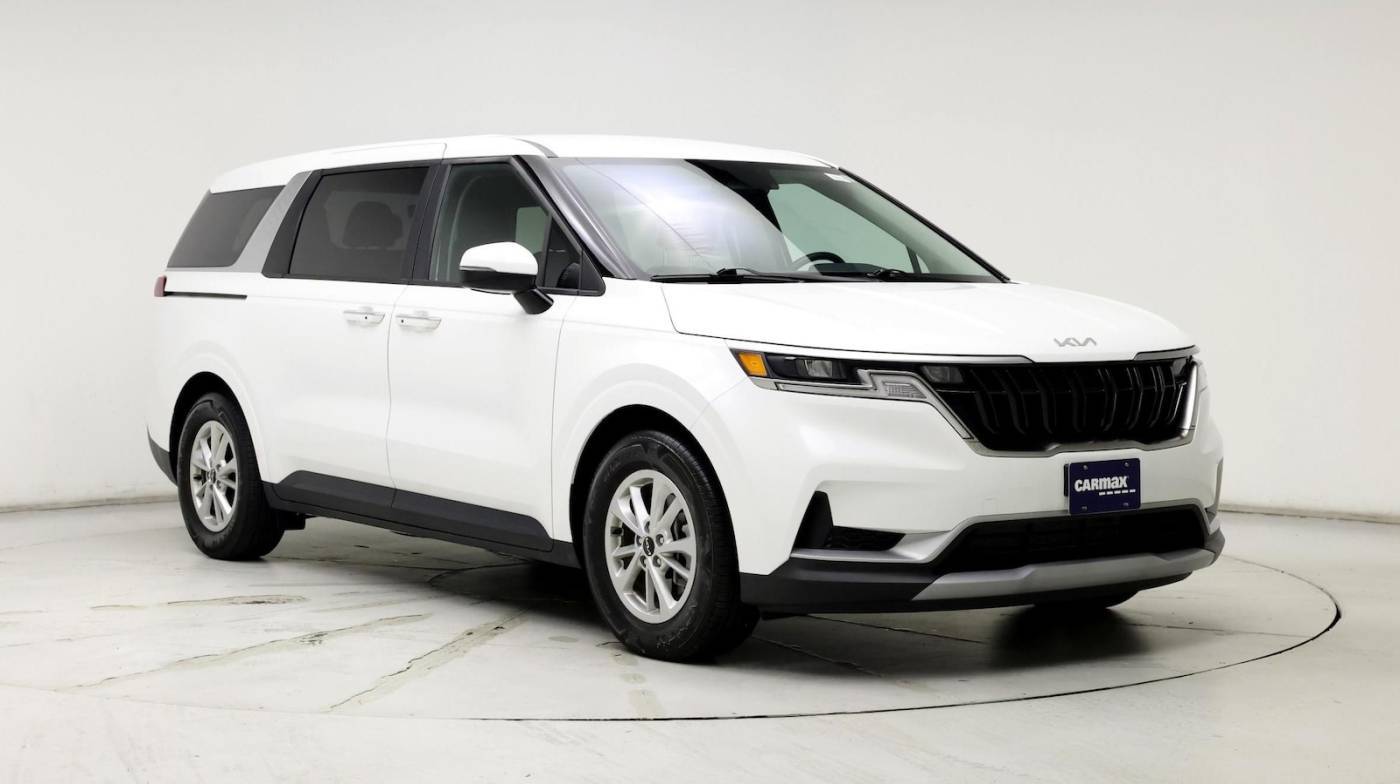 2024 Kia Carnival LXS — Minivan — 4,240 mi — Smithtown, NY