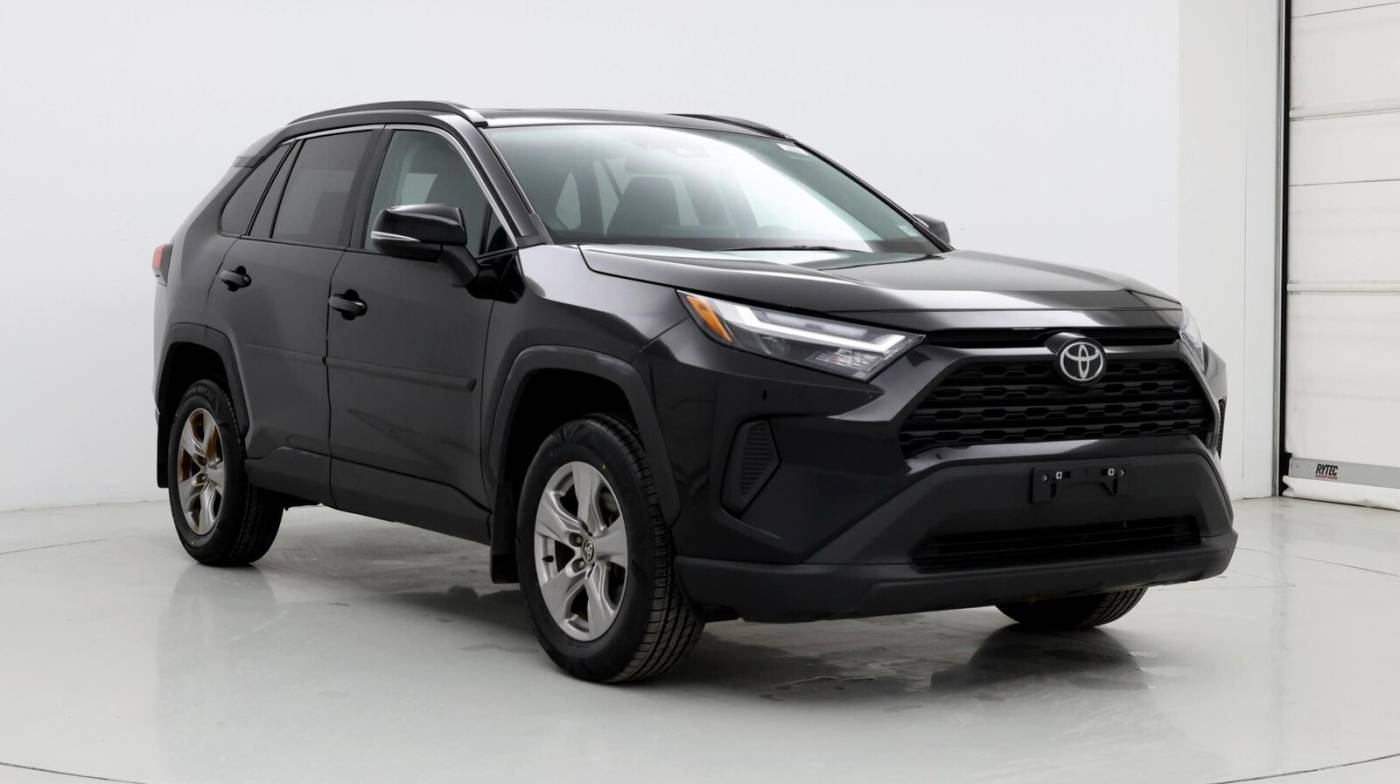 2022 Toyota RAV4 XLE — SUV — 32,756 mi — Smithtown, NY