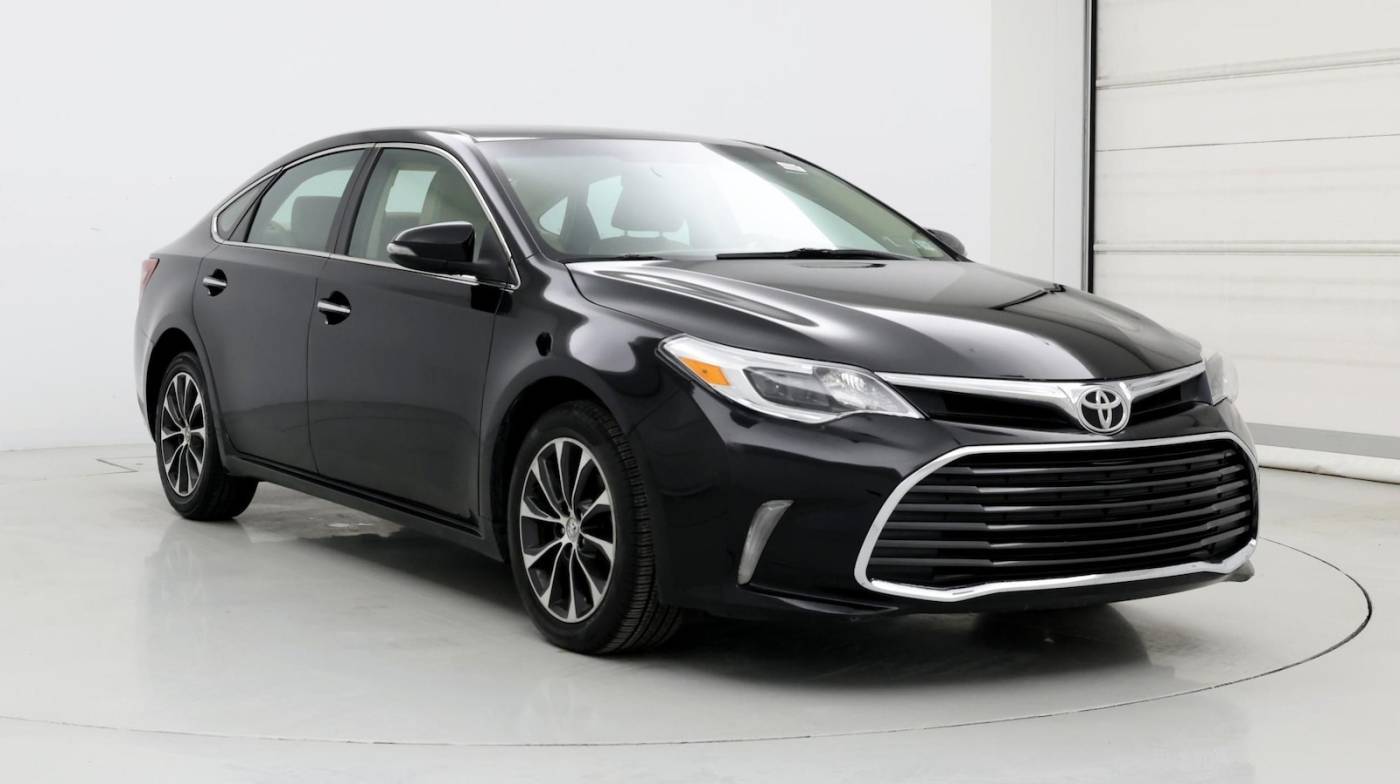 2016 Toyota Avalon XLE — Sedan — 116,875 mi — Smithtown, NY