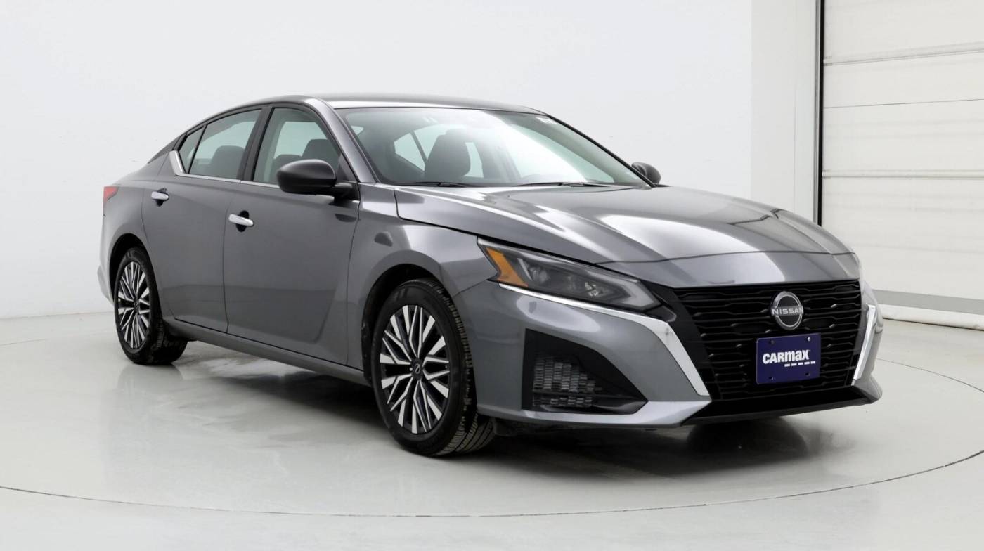 2024 Nissan Altima SV — Sedan — 24,310 mi — Smithtown, NY