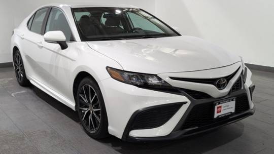 2022 Toyota Camry SE — Sedan — 68,924 mi — Brook Park, OH