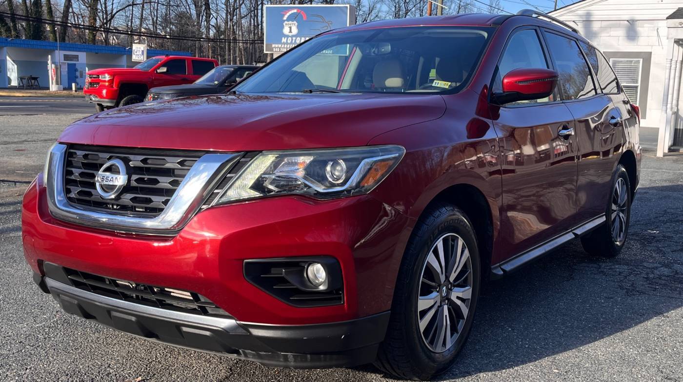 2017 Nissan Pathfinder SV