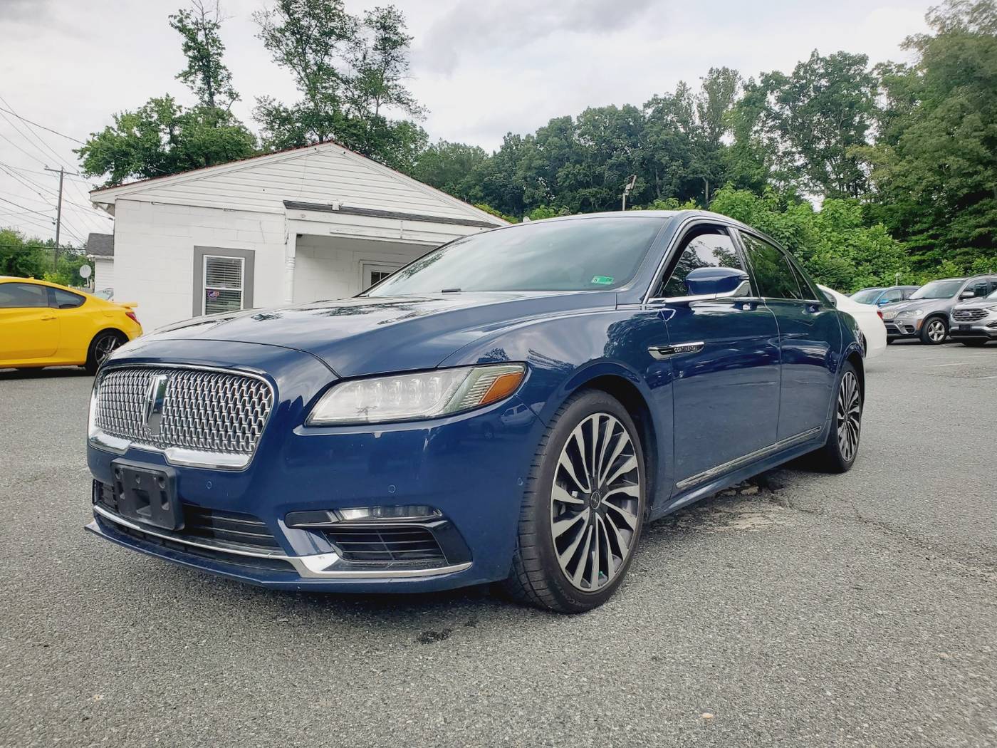2017 Lincoln Continental Black Label