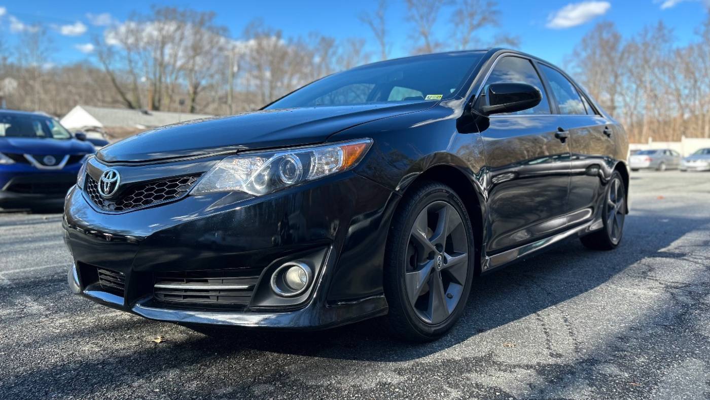 2014 Toyota Camry SE V6