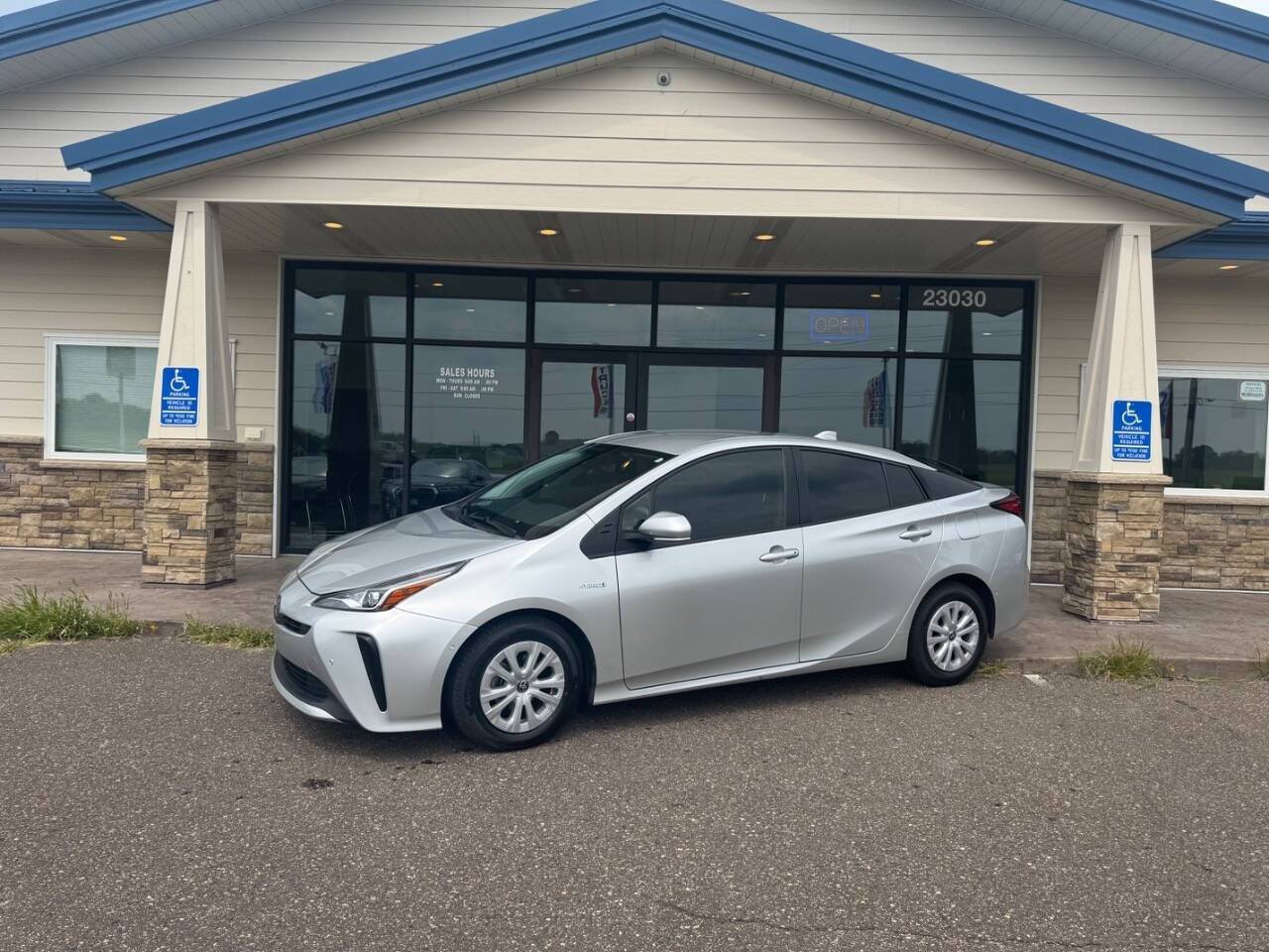 2021 Toyota Prius LE — Hatchback — 82,930 mi — Loretto, MN
