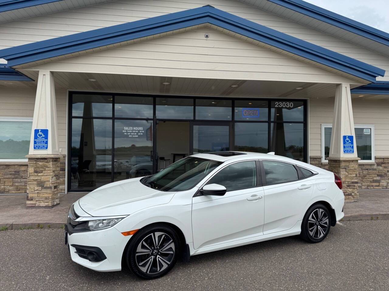 2017 Honda Civic EX-L — Sedan — 62,900 mi — Loretto, MN
