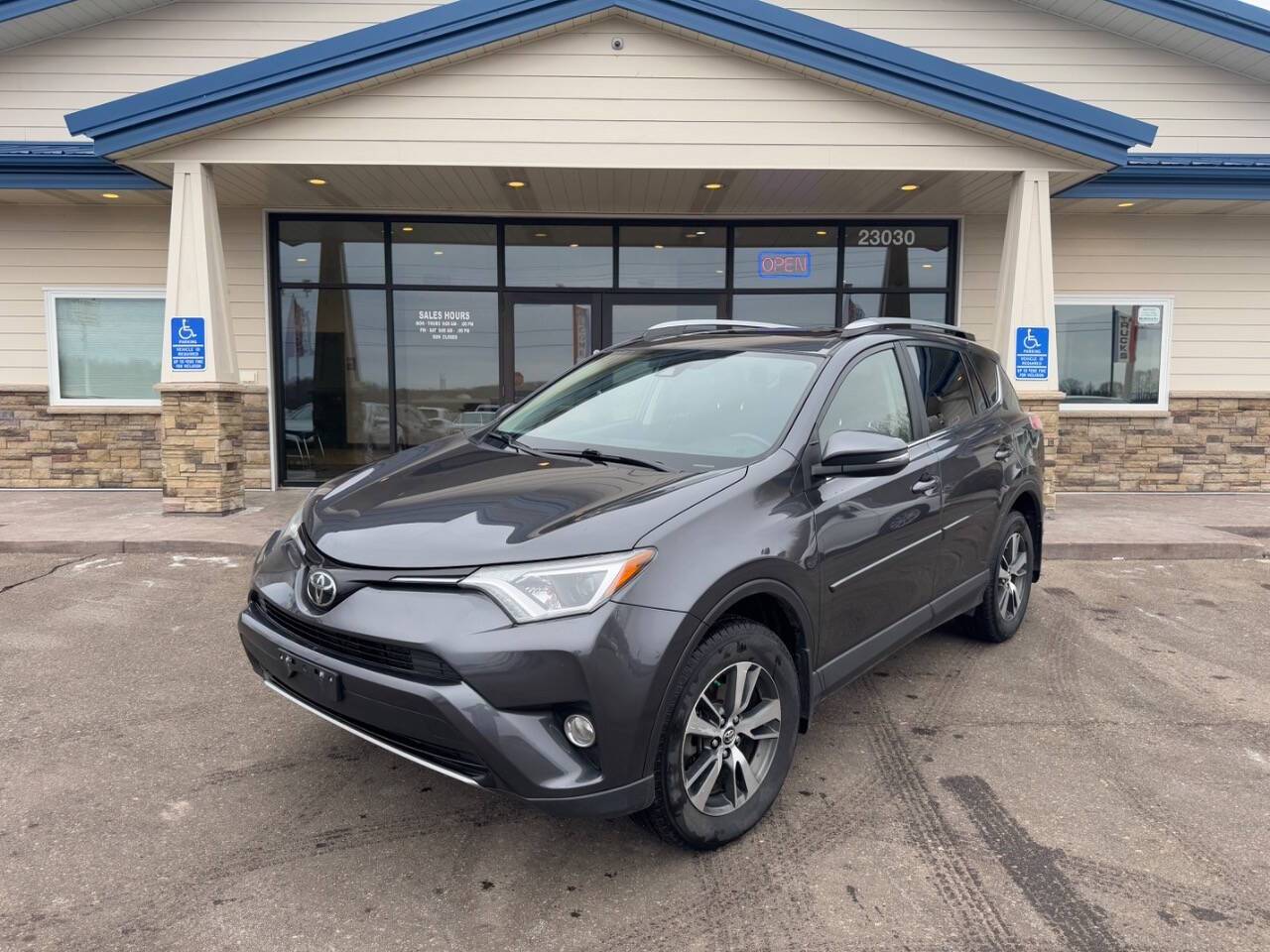 2017 Toyota RAV4 XLE — SUV — 128,340 mi — Loretto, MN