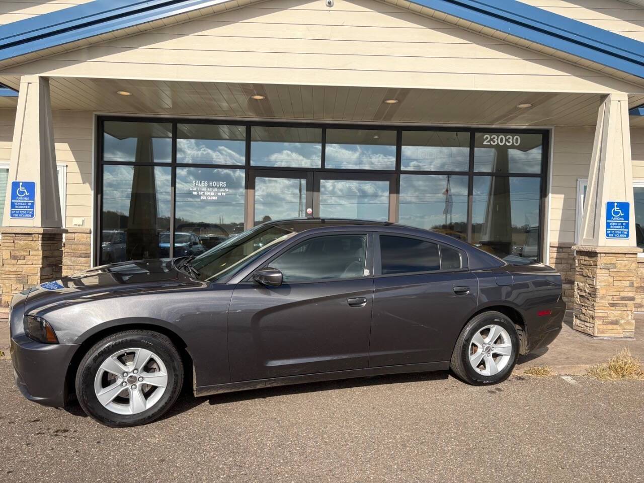 2013 Dodge Charger SE — Sedan — 178,205 mi — Loretto, MN
