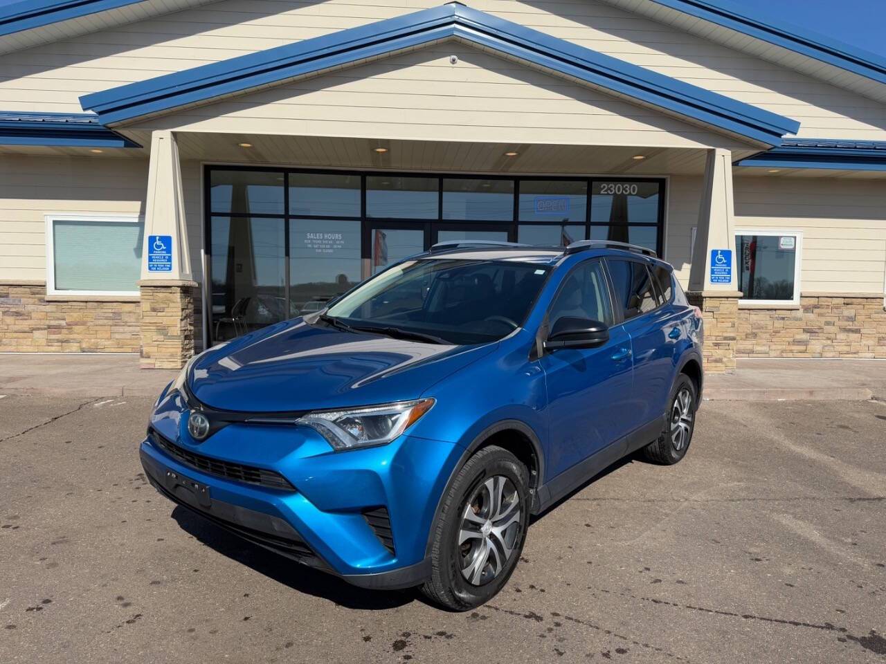 2017 Toyota RAV4 LE — SUV — 51,750 mi — Loretto, MN
