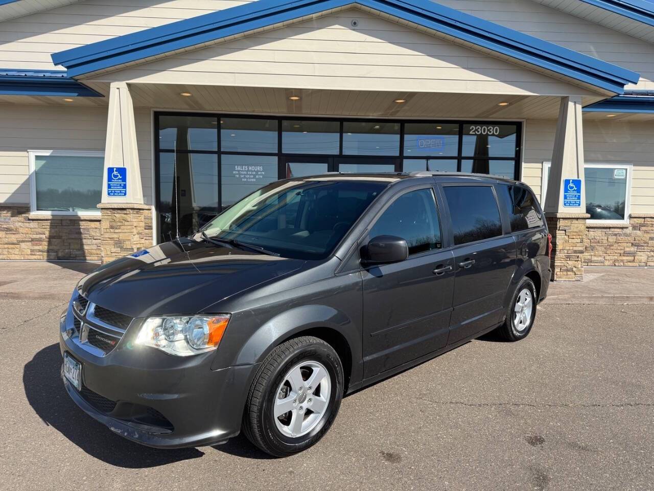 2012 Dodge Grand Caravan SXT — Minivan — 127,700 mi — Loretto, MN