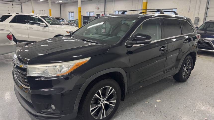 2016 Toyota Highlander XLE — SUV — 106,856 mi — Loretto, MN