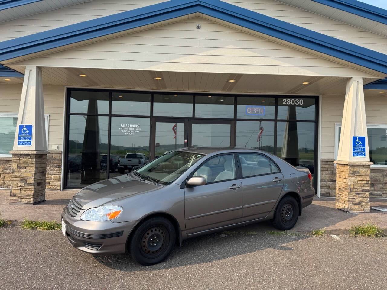 2004 Toyota Corolla LE — Sedan — 83,725 mi — Loretto, MN
