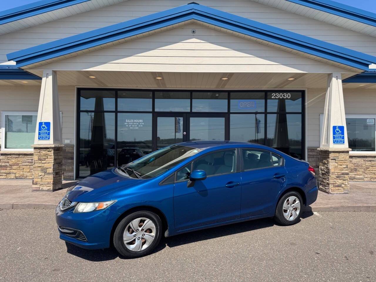 2013 Honda Civic LX — Sedan — 19,915 mi — Loretto, MN